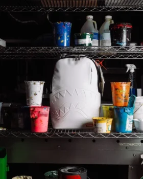 ARTIST DE GRAFFITI – CREEAZĂ-ȚI PROPRIUL RUCSAK – 9 ȘABLONURI INCLUSE