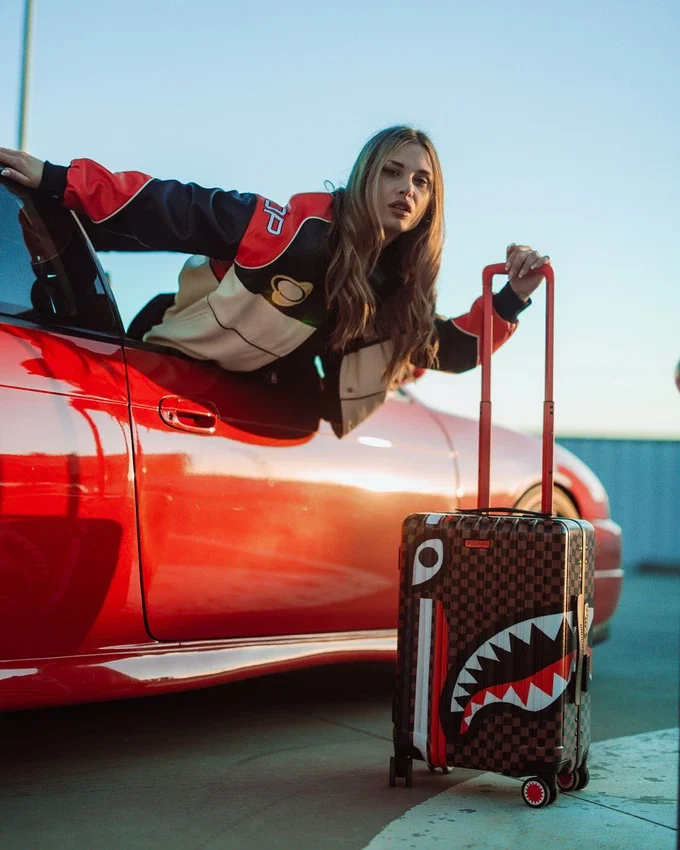 BAGAJ DE MÂNĂ CU CARCASĂ RIGIDĂ SHARKS IN PARIS GT