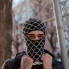 Cagula tricotată cu motiv de lanț
