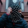Cagula tricotată cu motiv de lanț