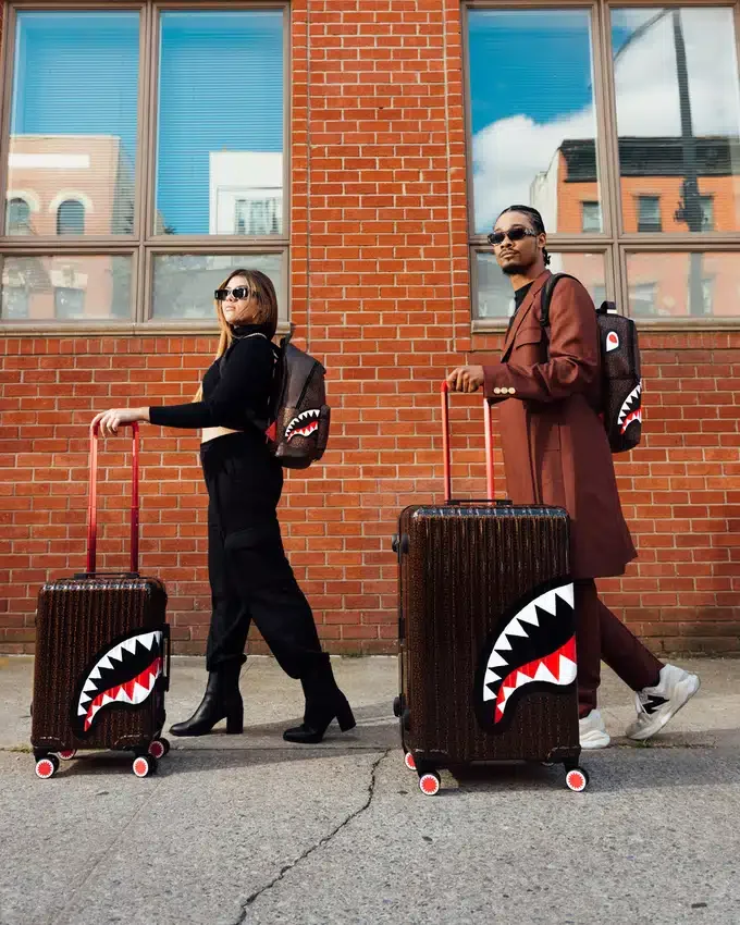 FRENZY SHARKS SHARKNAUTICS BAGAJ DE MÂNĂ CU CARCASĂ RIGIDĂ