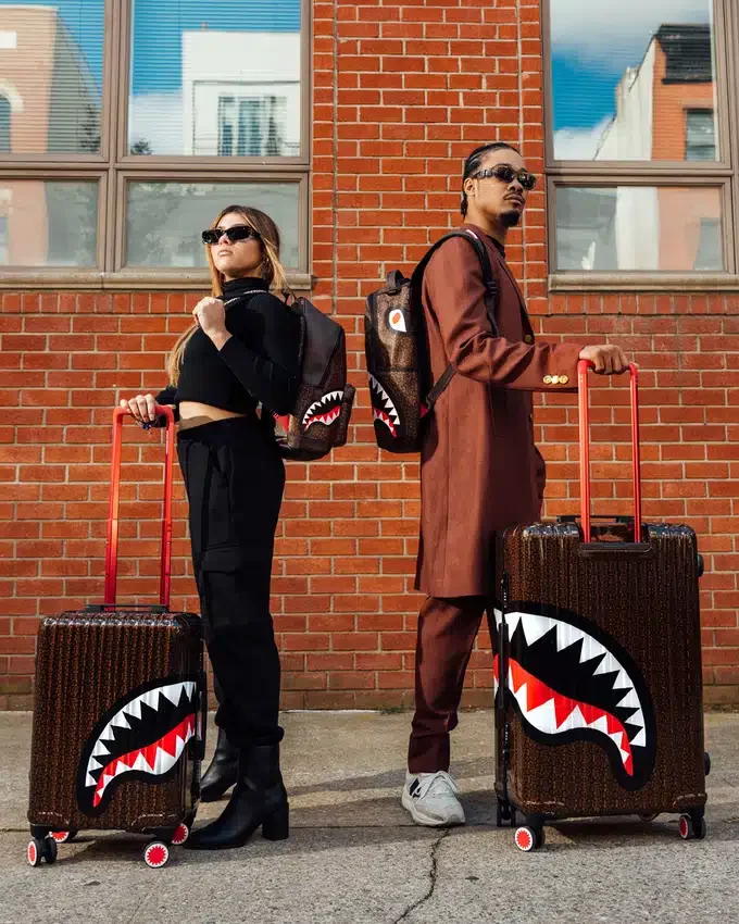 FRENZY SHARKS SHARKNAUTICS BAGAJ DE MÂNĂ CU CARCASĂ RIGIDĂ