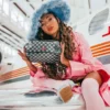 HENNY GENȚĂ DE COSMETICE NEGRĂ