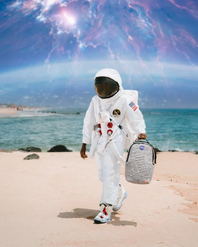 PĂȘEȘTE ÎN VIITOR – COLABORARE CU NASA: MOON SHARK 3D MOLDED