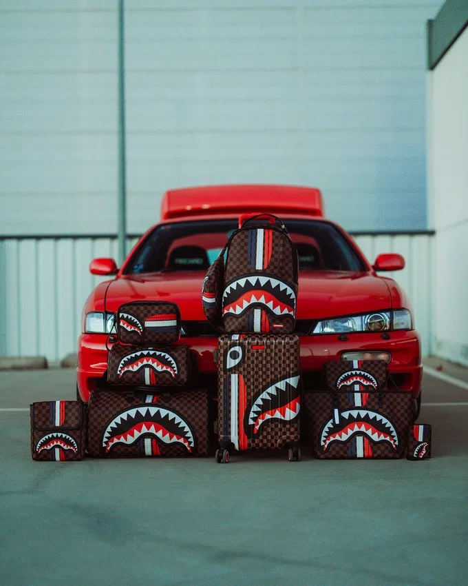 SHARKS IN PARIS GT Gență De Cosmetice