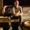 REALITY CHECK VINTAGE – RUCSAK DE MÂNĂ CARE SE TRANSFORMĂ ÎN RUCSACURI CU ROȚI