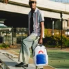 RUCSAC KEITH HARING CU ARTĂ PE FACEȚĂ ALBASTRĂ MARE