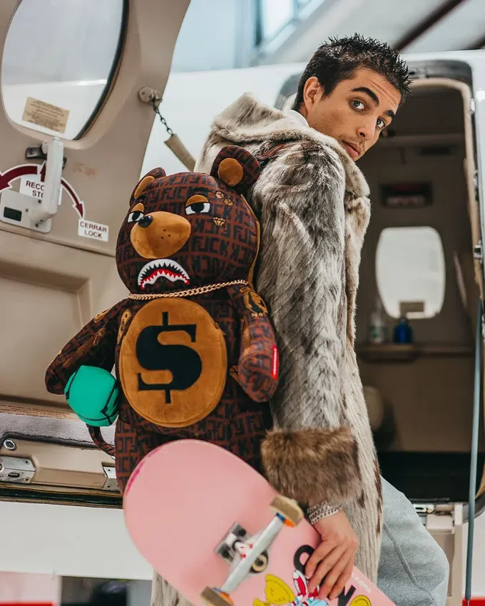 RUCSACUL CU URSULEȚ MONEYBEAR OFENSAT