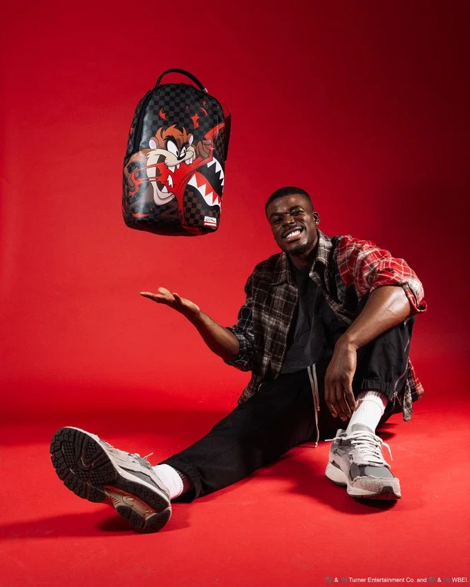 RUCSACUL DLXSV „LOONEY TUNES TAZ TEAR UP”