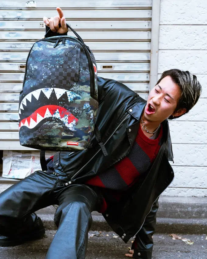 RUCSACUL DLXSV „T-REX CITY”