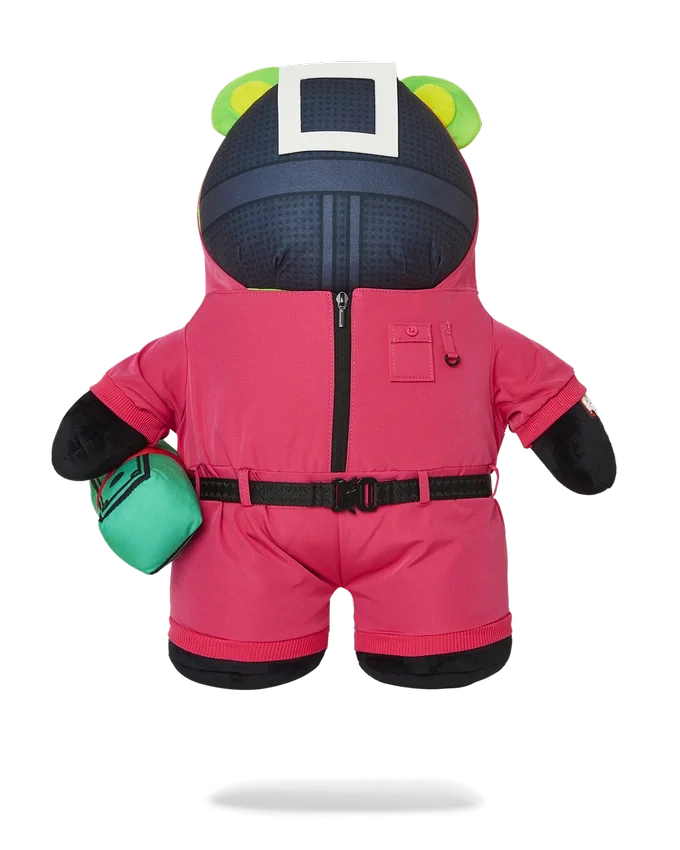 RUCSACUL MONEYBEAR „SOLDATII ROZ” DIN COLABORAREA CU SQUID GAME