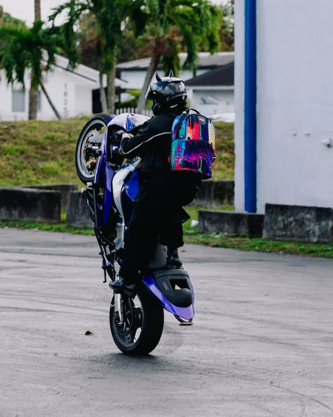 RUCSACUL SAMURAI CU EFECT DE CULOARE