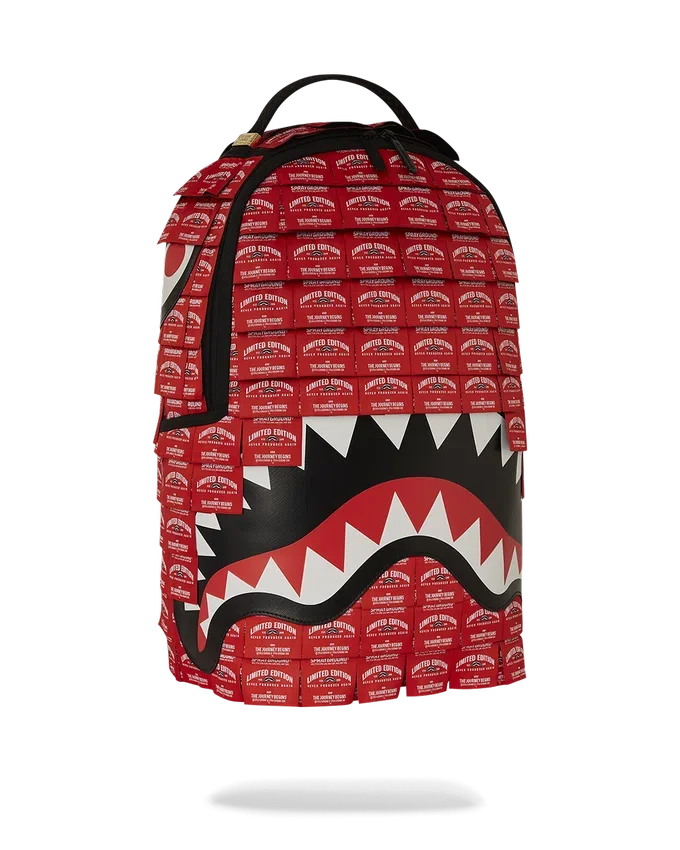 RUCSACUL SHARK DIN ETICHETE ȚESUTE