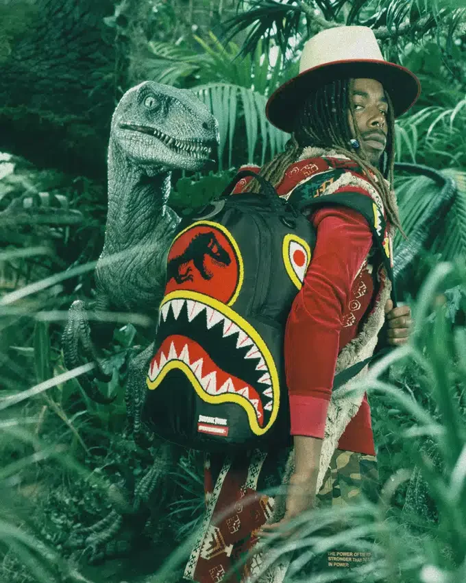 RUCSACULI JURASSIC PARK SHARK „CHENILLE SHARK” (DLXR)