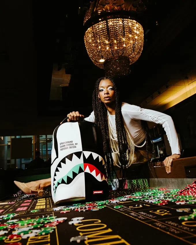 RUCSACULI SHARK CENTRAL REFLEX DLXSV