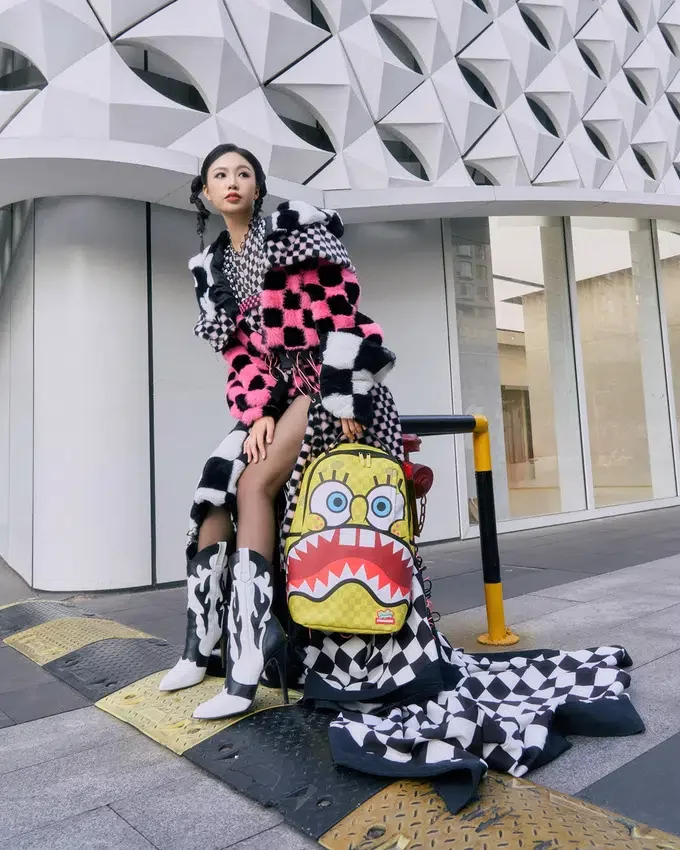 RUCSACULI SPONGEBOB SQUARE CHECK FLEX DLXSV