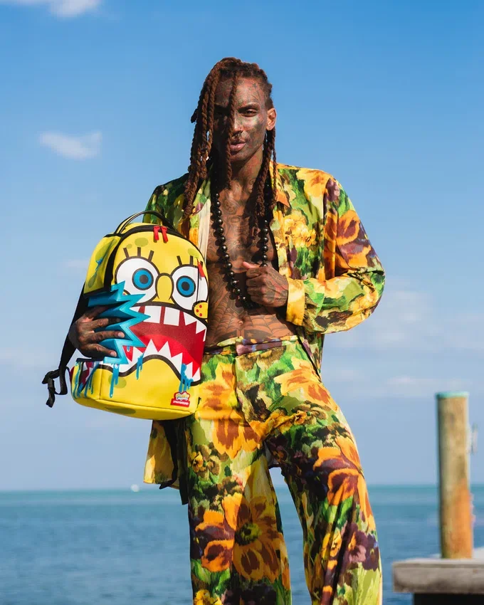 RUCSACULUI DE SPONGEBOB SHARKBITE (DLXV)