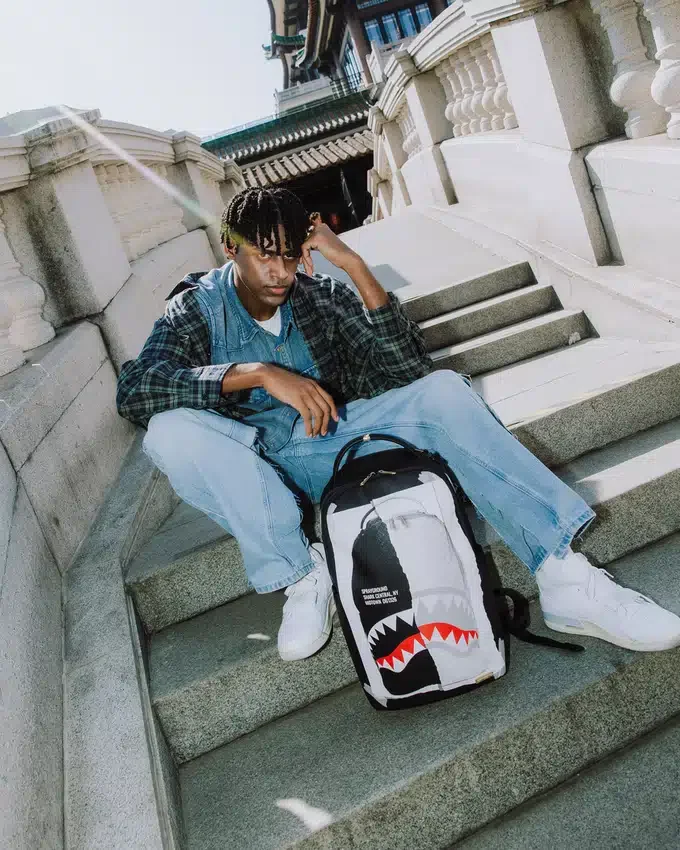 RUCSACURI „BAG ON BAG OPTICAL ILLUSION SHARKS IN PARIS”
