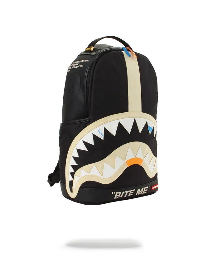 RUCSACURI BITE ME SHARK (NEGRU)
