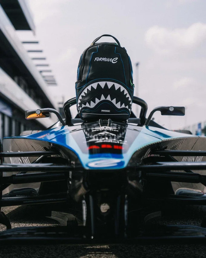 RUCSACURI CU LED-URI FORMULA-E GEN3