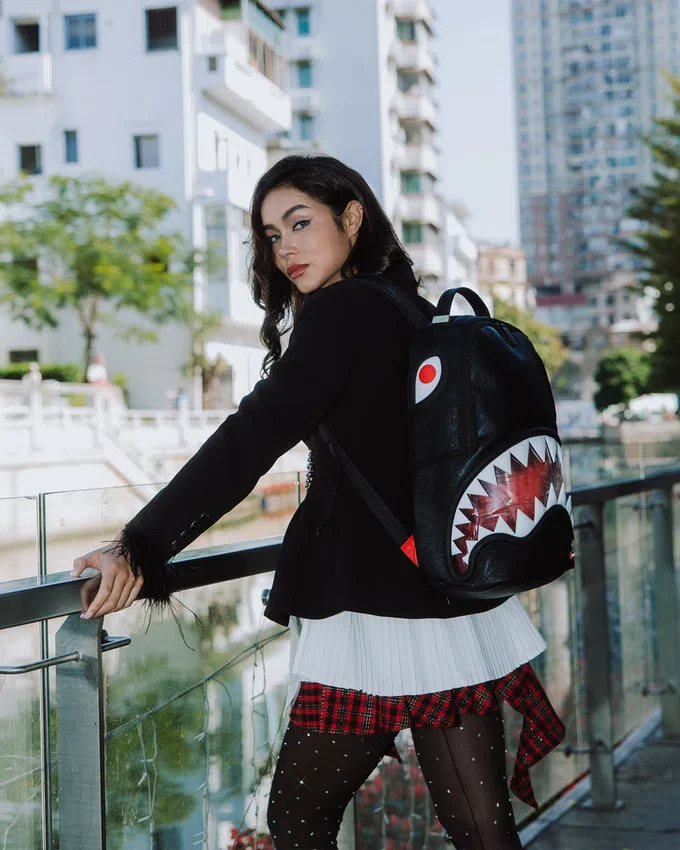 RUCSACURU BIG BITE LUCID CLEAR Shark Bite