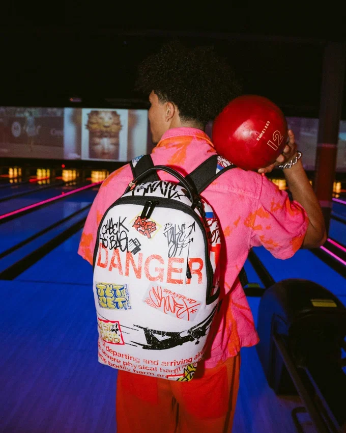 RUCSAK JETBLAST SIGN ON THE RUNWAY