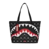 SACOȘA DE MÂNĂ SHARK MOB HIDEOUT