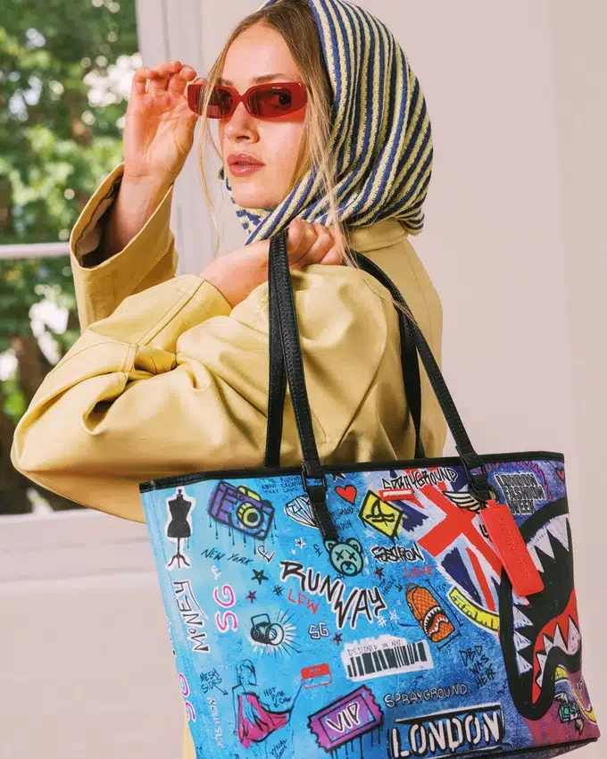 SACOȘE GATA DE PODIUM PENTRU LONDON FASHION WEEK