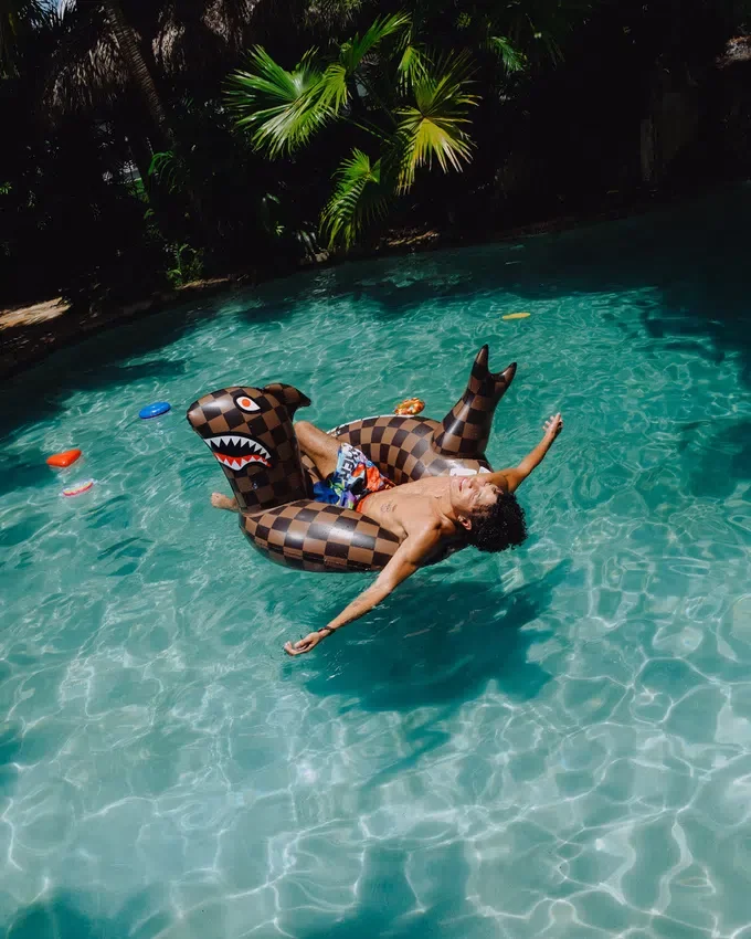 SHARK STASH - Colace Gonflabil pentru petreceri la piscină