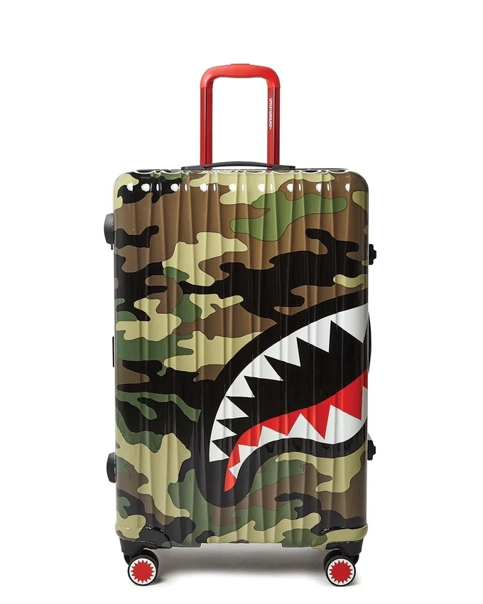 SHARKNAUTICS (Camo) 29,5” Bagaje de cală