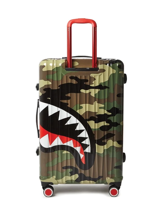 SHARKNAUTICS (Camo) 29,5” Bagaje de cală