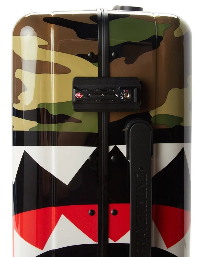 SHARKNAUTICS (Camo) 29,5” Bagaje de cală